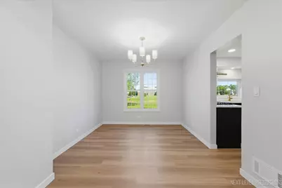 1340 Nantucket Court, Carol Stream, IL 60188 - Photo 8