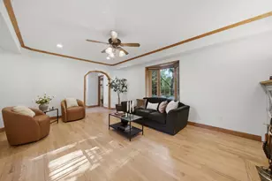 5801 N Kenton Ave, Chicago, IL 60646 - Photo 6