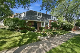 5801 N Kenton Ave, Chicago, IL 60646 - Photo 2
