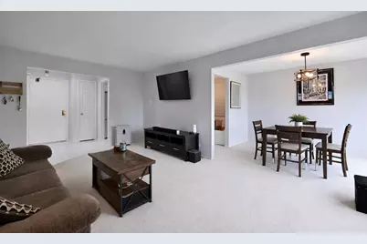 225 Lake Boulevard #560, Buffalo Grove, IL 60089 - Photo 6