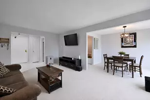 225 Lake Blvd, Buffalo Grove, IL 60089 - Photo 6