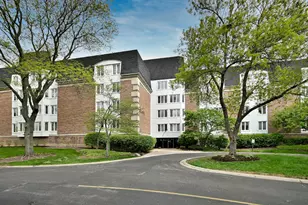 225 Lake Blvd, Buffalo Grove, IL 60089 - Photo 1