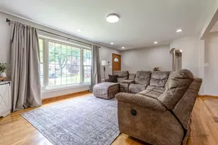 2632 Sarah St, Franklin Park, IL 60131 - Photo 4
