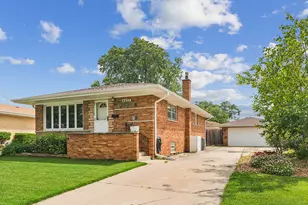 4432 W 100th Pl, Oak Lawn, IL 60453 - Photo 2