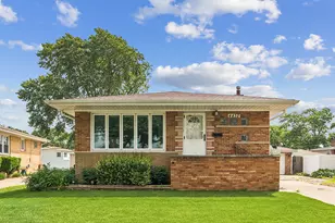 4432 W 100th Pl, Oak Lawn, IL 60453 - Photo 1