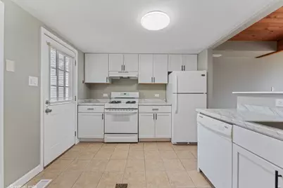 485 Meadow Green Lane, Round Lake Beach, IL 60073 - Photo 8