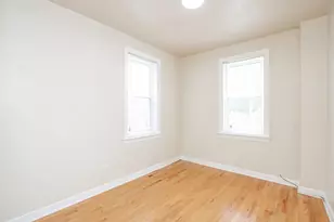 10433 S Corliss Ave, Chicago, IL 60628 - Photo 8