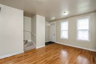 10433 S Corliss Ave, Chicago, IL 60628 - Photo 4