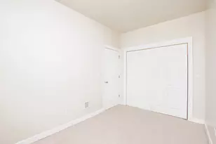 10433 S Corliss Ave, Chicago, IL 60628 - Photo 14