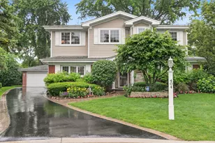404 Sunset Dr, Wilmette, IL 60091 - Photo 1