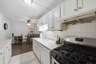5S040 Pebblewood Ln, Naperville, IL 60563 - Photo 6