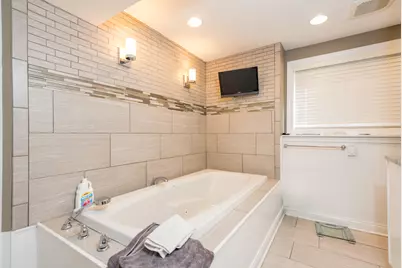 814 Holdridge Avenue, Winthrop Harbor, IL 60096 - Photo 20