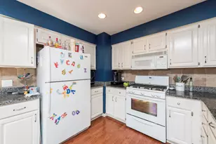 814 Holdridge Ave, Winthrop Harbor, IL 60096 - Photo 8