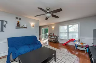 814 Holdridge Ave, Winthrop Harbor, IL 60096 - Photo 4