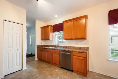 2216 Woodview Avenue, Joliet, IL 60431 - Photo 8