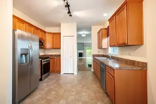 2216 Woodview Ave, Joliet, IL 60431 - Photo 6