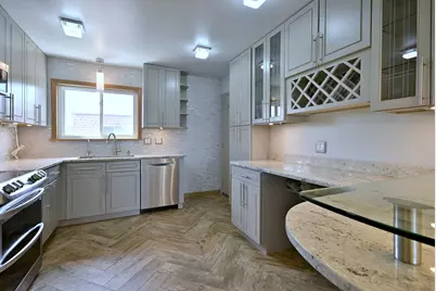 9442 Bay Colony Drive #3E, Des Plaines, IL 60016 - Photo 2