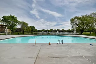 9442 Bay Colony Dr, Des Plaines, IL 60016 - Photo 20