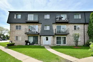 9442 Bay Colony Dr, Des Plaines, IL 60016 - Photo 1