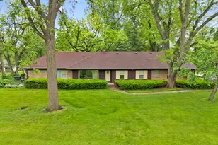 16 Green Ridge Rd, Elgin, IL 60120 - Photo 4