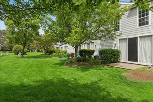 560 Woodhaven Dr, Mundelein, IL 60060 - Photo 14