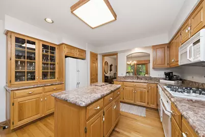 2235 Tamarack Drive, Downers Grove, IL 60515 - Photo 10