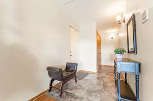 245 Windsor Ln, Willowbrook, IL 60527 - Photo 4