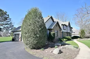 5681 River Park Dr, Libertyville, IL 60048 - Photo 6