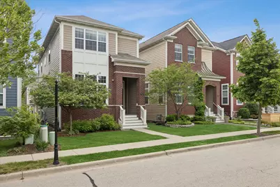 33 N Lincoln Lane, Arlington Heights, IL 60004 - Photo 2