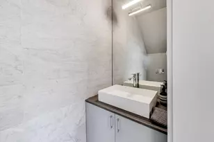 2050 W Huron St, Chicago, IL 60612 - Photo 18
