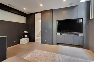 2050 W Huron St, Chicago, IL 60612 - Photo 36