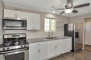 201 1/2 Reverend Walton Dr, Lockport, IL 60441 - Photo 12