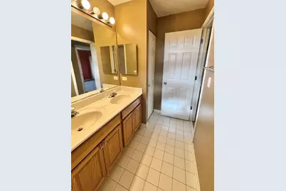 251 Pleasant Drive, Bartlett, IL 60103 - Photo 16