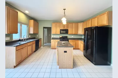 251 Pleasant Drive, Bartlett, IL 60103 - Photo 4