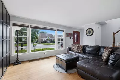 4834 N Mulligan Avenue, Chicago, IL 60630 - Photo 2