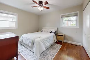 305 Cedar Ct, Streamwood, IL 60107 - Photo 8