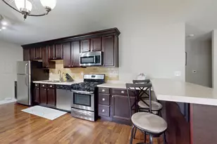 305 Cedar Ct, Streamwood, IL 60107 - Photo 6