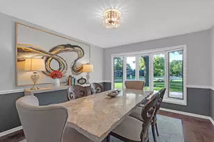 15 Devonshire Dr, Oak Brook, IL 60523 - Photo 16