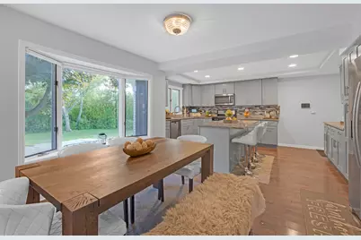 15 Devonshire Drive, Oak Brook, IL 60523 - Photo 12