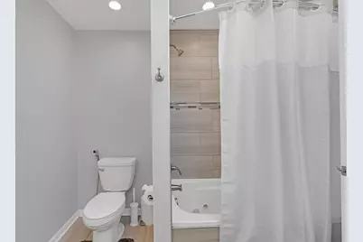 15 Devonshire Drive, Oak Brook, IL 60523 - Photo 20
