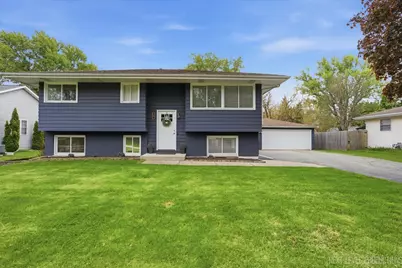 34 W Amber Avenue, Cortland, IL 60112 - Photo 1