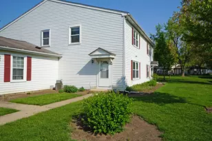 223 Harvest Ct, Vernon Hills, IL 60061 - Photo 1
