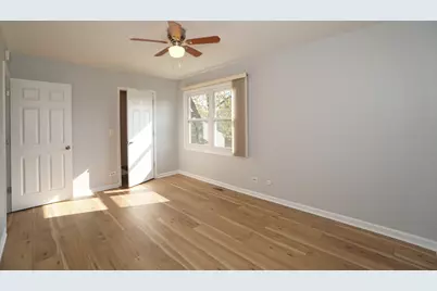 223 Harvest Court, Vernon Hills, IL 60061 - Photo 12