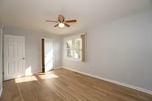 223 Harvest Ct, Vernon Hills, IL 60061 - Photo 12