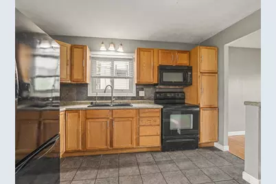 1270 W Staver Street, Freeport, IL 61032 - Photo 8