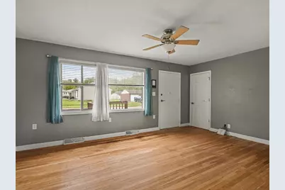 1270 W Staver Street, Freeport, IL 61032 - Photo 6