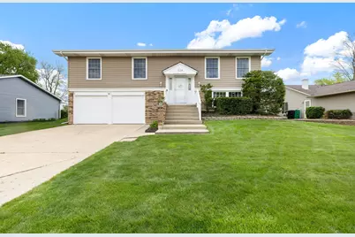 324 Byron Avenue, Bloomingdale, IL 60108 - Photo 1