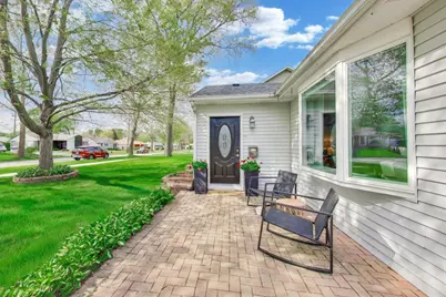 3100 Falcon Court W, Rolling Meadows, IL 60008 - Photo 2