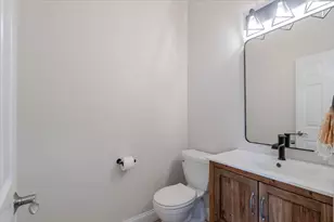 102 Meadowland Dr, Lexington, IL 61753 - Photo 24