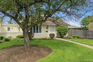 25 Garden Dr, Montgomery, IL 60538 - Photo 2